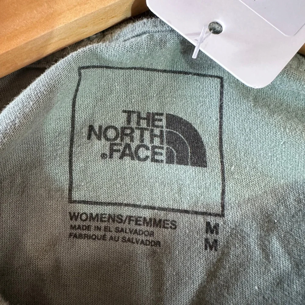 The North Face Top T-shirt Women's Medium Short Sleeve Green Camo logo - Picture 11 of 11